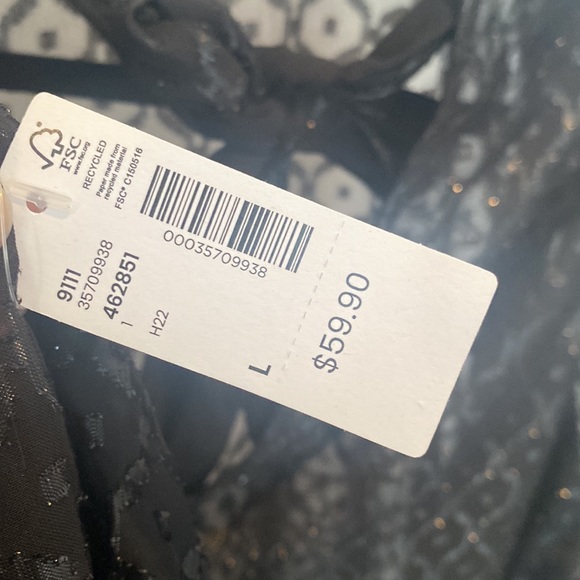 2/30$ Shiny black bouse - Picture 3 of 4